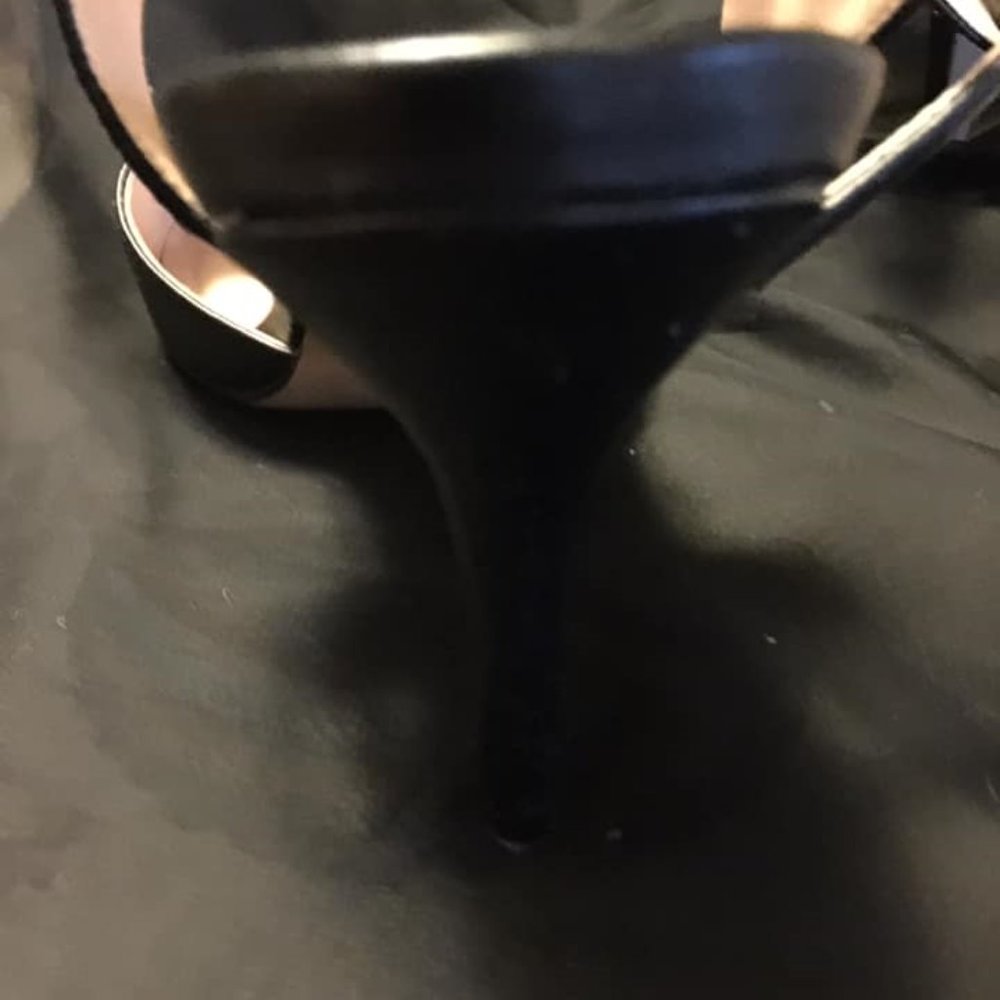 shoes - Picture 3 of 5